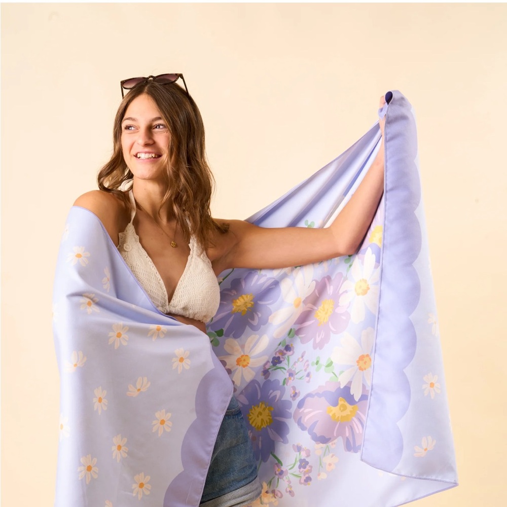 New The Darling Effect Bouquet Beauly Purple XL Quick Dry Beach Towel 2 Sided